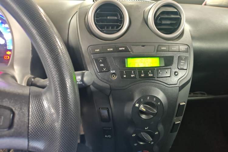 Used BYD F0 2015 1.0L Joyful Model Audio And AC Panel