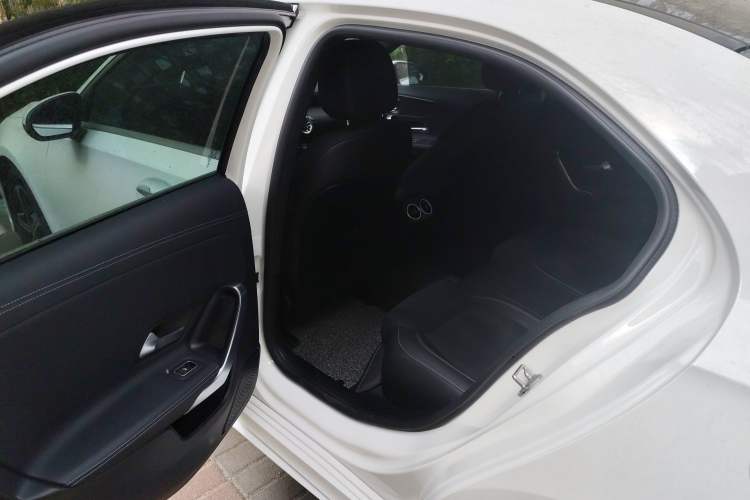 Used Mercedes-Benz A-Class 2022 Revised Version A 200 L Sport Sedan Fashionable Style Left Rear Seat