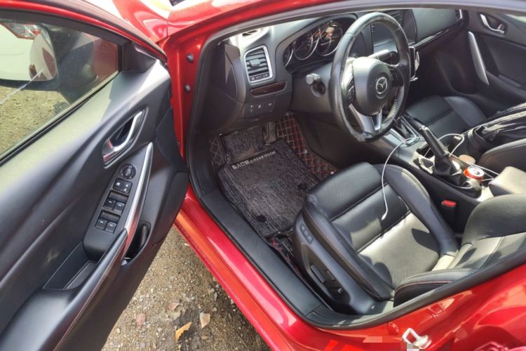 Used Mazda Atenza 2015 2.0L Blue Sky Luxury Edition Driver Seat