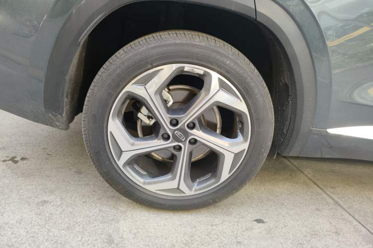 Used Geely Auto Monjaro L 2024 2.0TD High-Power Automatic Two-Wheel Drive Yunqi Version Right Rear Wheel Hub