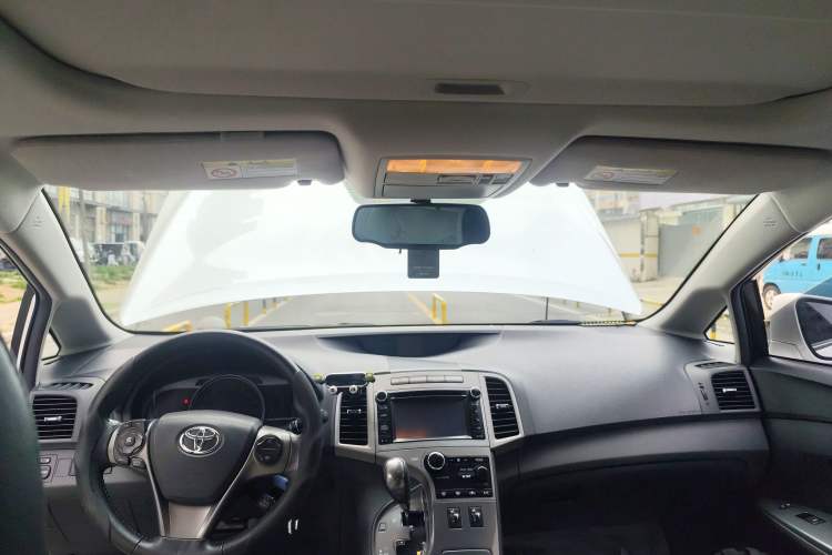 Used Toyota Venza 2013 2.7L 4x4 Luxury Edition Headliner