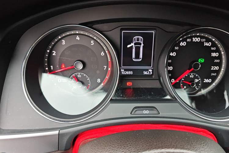 Used Volkswagen Teramont 2017 330TSI Two-Wheel-Drive Luxury Edition Odometer Close Up