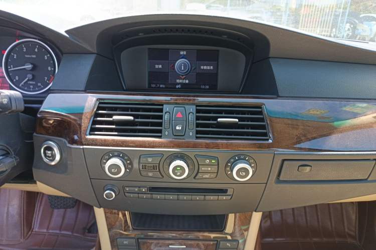 Used BMW 5 Series 2010 520Li Leading Model Audio And AC Panel