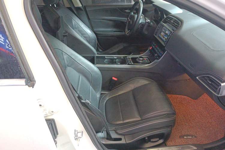 Used Jaguar XE 2015 2.0T 240 PS R-Sport