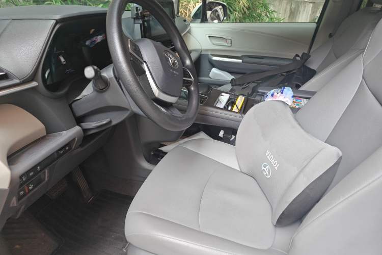 Used Toyota Granvia 2023 2.5L Hybrid Comfort Edition Left Front Seat