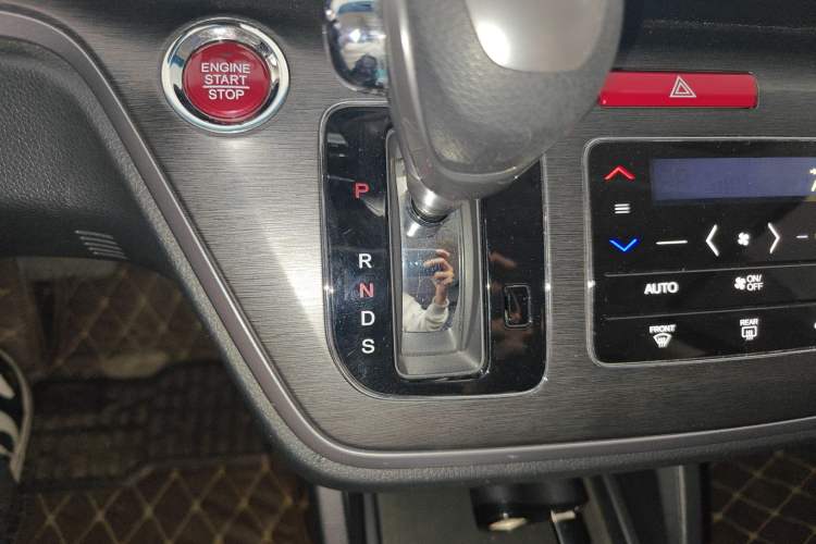 Used Honda Elysion 2016 2.4L Style Edition