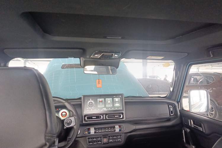 Used 212 T01 2025 2.0T Changfeng