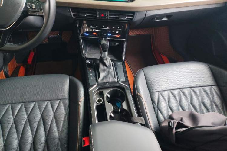 Used Volkswagen Passat 2020 330TSI Luxury Edition China VI Gear Lever