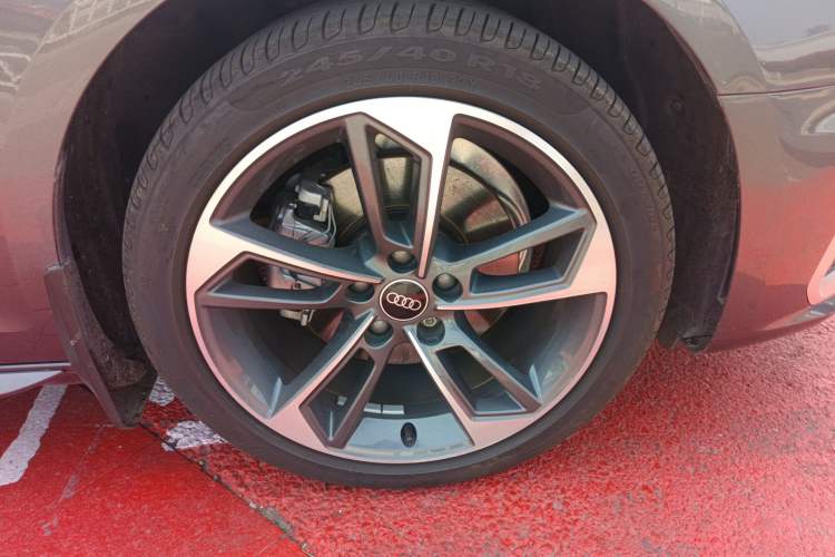 Used Audi A4L 2022 40 TFSI Fashion Dynamic Model Right Front Wheel Hub