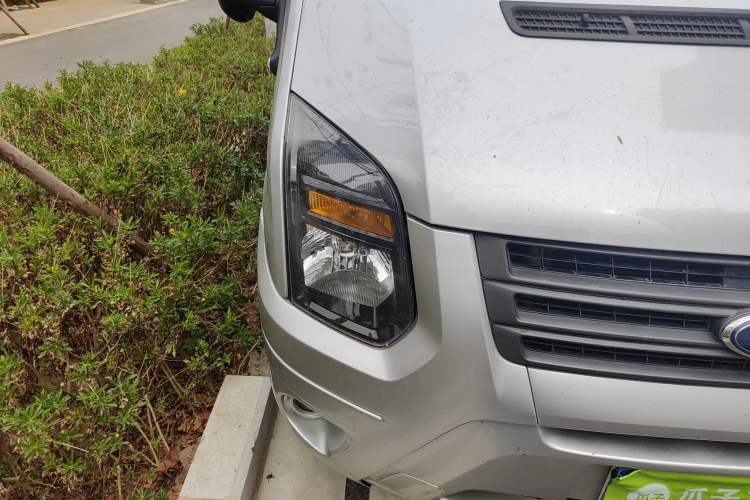 Used Ford Transit Custom 2016 2.2T Short-Wheelbase 6-Seater Mid-Roof Multi-Purpose Vehicle