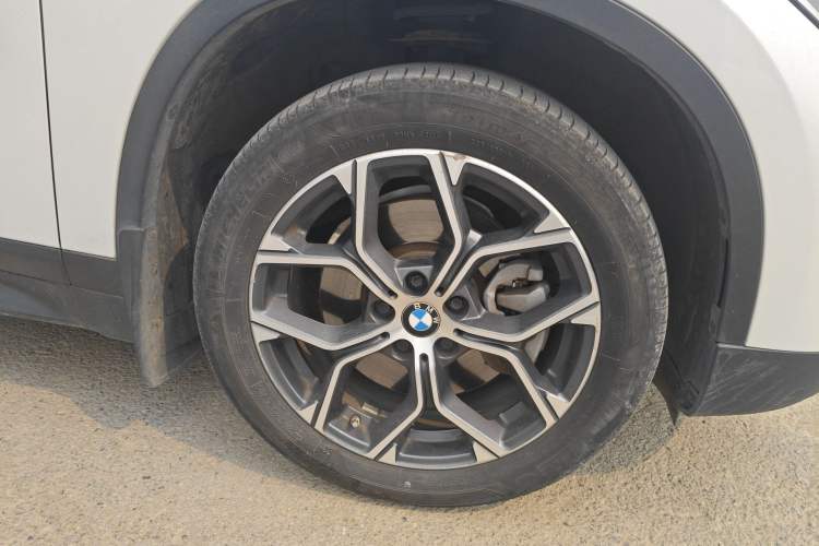 Used BMW X1 2021 Restyled sDrive25Li Leading Edition Right Front Wheel Hub