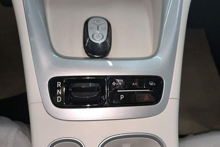 Used Geely Galaxy Geome 2026 Model 310km Youth Edition Gear Lever