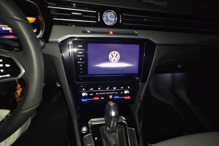 Used Volkswagen Magotan 2023 2 Million Units Limited Edition 330TSI DSG Leading Version