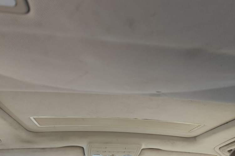 Used Volkswagen Phaeton 2011 3.6L V6 5-Seater Extended-Length Individual Edition Headliner