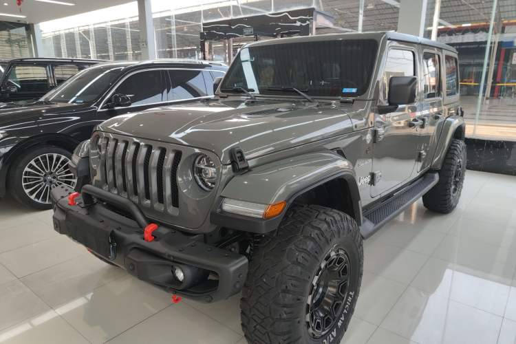 Used Jeep Wrangler 2019 2.0T Sahara Four-Door Version China VI Emission Standard