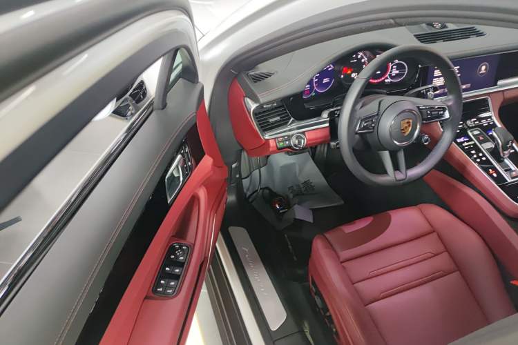 Used Porsche Panamera 2021 Panamera 2.9T Interior 3