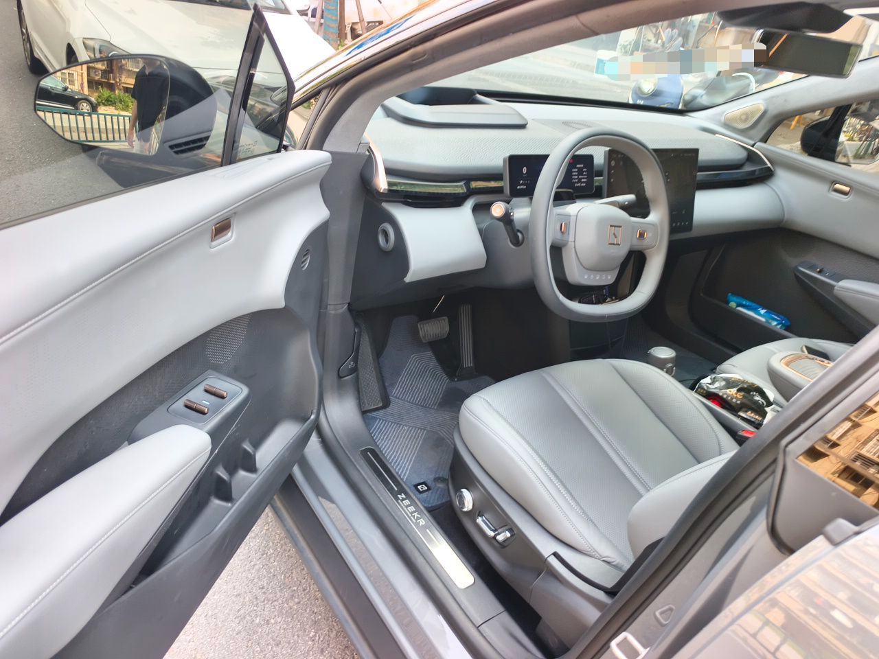 Zeekr X 2024 Five-Seater Four-Wheel Drive — снимка 16