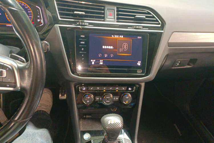 Used Volkswagen Tiguan L 2021 330TSI Automatic Two-Wheel Drive R-Line Enhanced Edition Audio And AC Panel