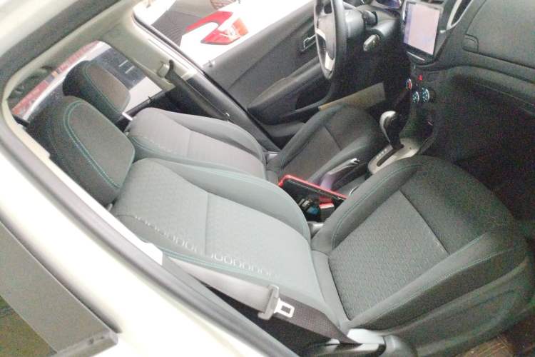 Used Chevrolet Trax 2016 1.4T Automatic Two-Wheel Drive Comfort Version with Sunroof Right Front Seat