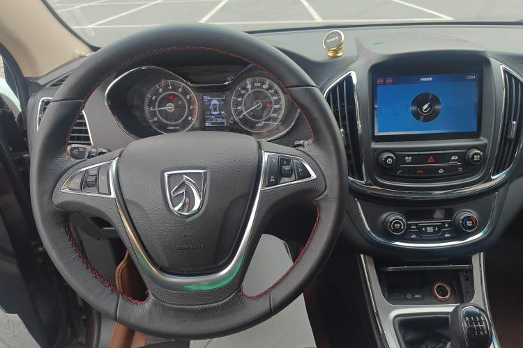 Used Baojun 560 2016 1.8L Manual Luxury Edition