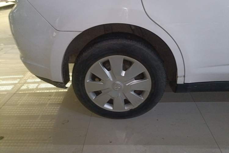 Used Venucia R50 2013 1.6L Manual Fashion Edition Right Rear Wheel Hub