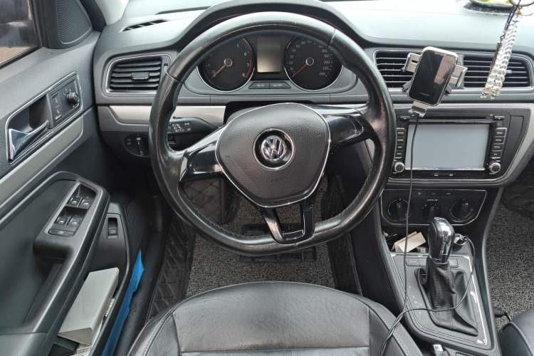 Used Volkswagen Lavida 2015 230TSI DSG Comfort Edition Steering Wheel