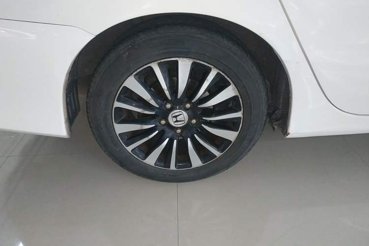 Used Honda Crider 2015 1.8L automatic luxury edition Right Rear Wheel Hub