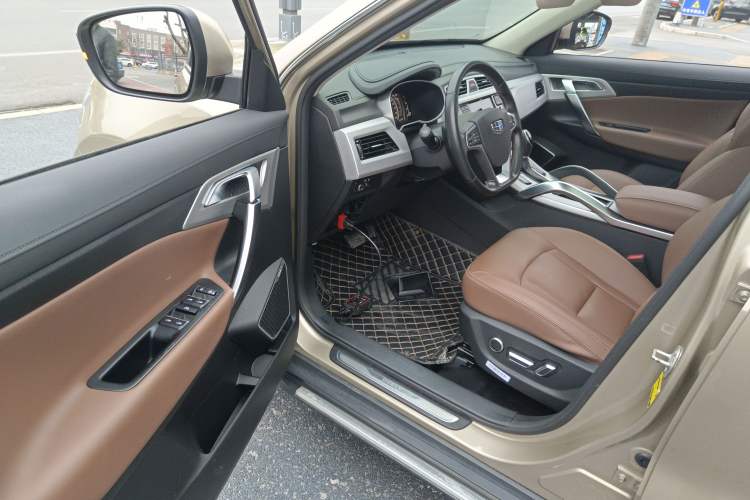 Used Geely Auto Emgrand X7 Sport 2016 1.8TD Automatic ZhiZun Version
