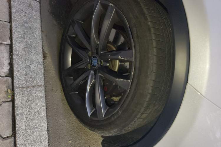 Used BYD Tang New Energy 2018 DM 2.0T All-Wheel Drive Smart Connectivity Luxury Model 7 Seats China V Emission Standard
