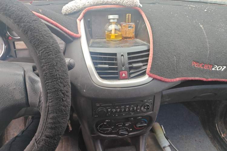 Used Peugeot 207 2011 Sedan 1.4L Manual Yule Edition Audio And AC Panel