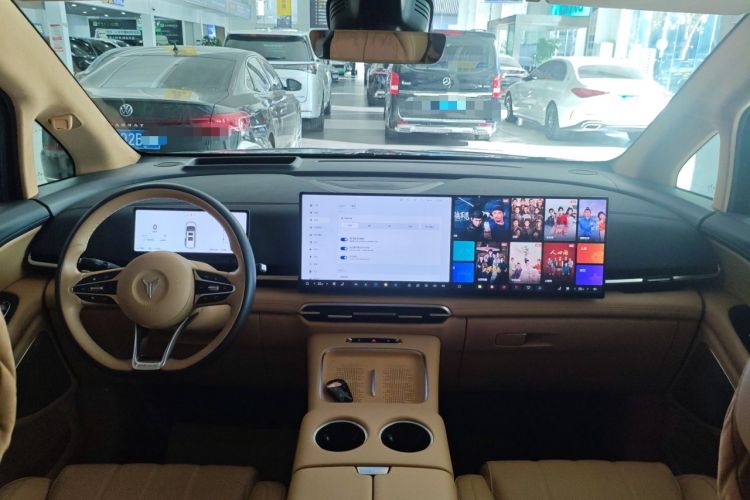 Used VOYAH Dream 2025 PHEV Four-Wheel-Drive Flagship Kunpeng Edition
