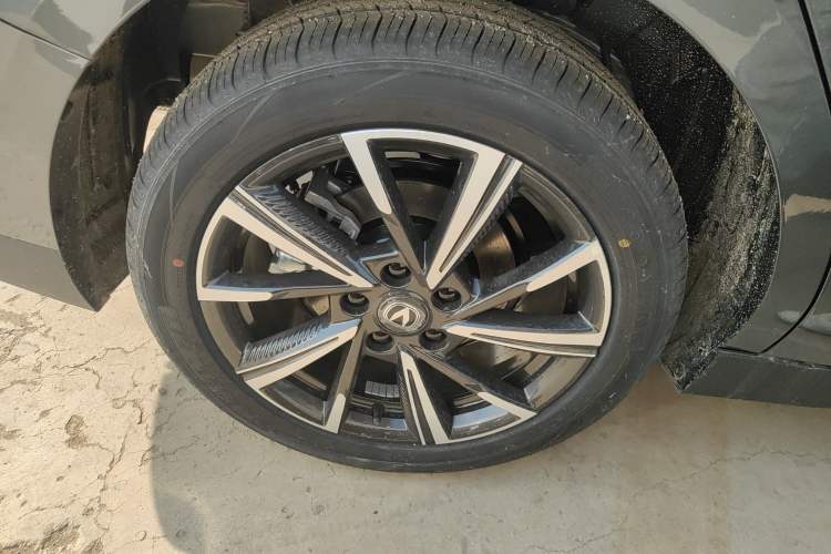 Used CHANGAN Eado 2025 Blue Whale 1.5T 500Bar Prestige Model
