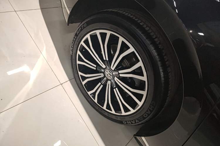 Used Volkswagen Phideon 2019 380TSI Two-Wheel Drive Business Edition China VI Standard
