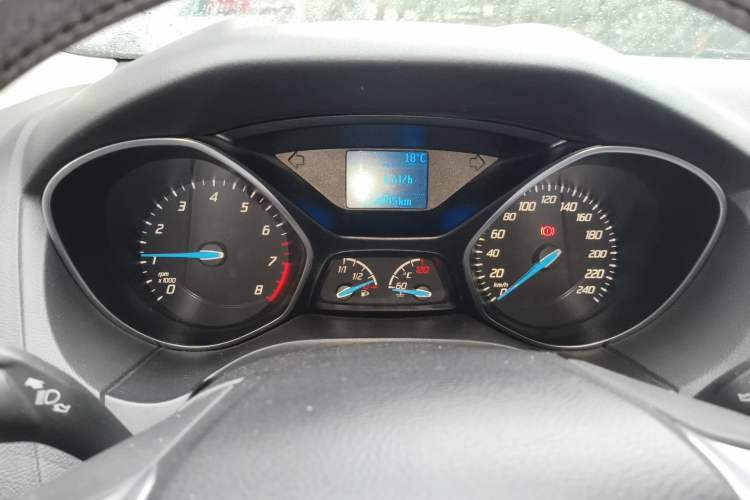 Used Ford Focus 2012 Sedan 1.6L Manual Fashion Edition
