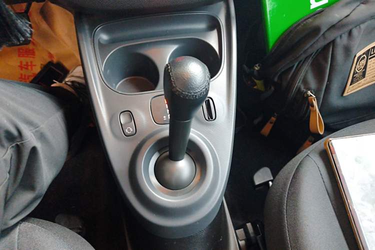 Used smart fortwo 2015 1.0L 52 kW hardtop Dynamic version
