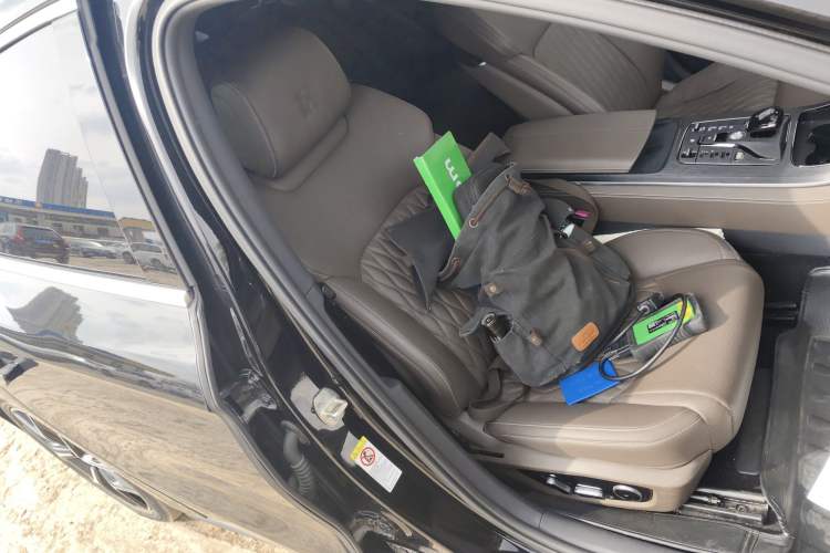 Used BYD Han 2022 EV Genesis Edition 715KM Front-Wheel-Drive Prestige Model
