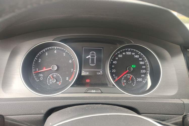 Used Volkswagen Golf 2016 230TSI Automatic Comfort Version Instrument Cluster