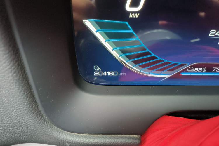 Used BYD Tang New Energy 2018 DM 2.0T All-Wheel Drive Smart Connectivity Luxury Model 7 Seats China V Emission Standard