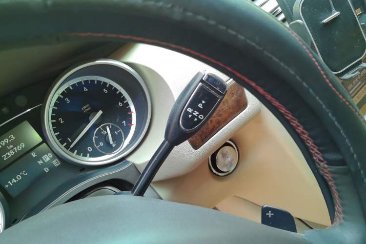 Used Mercedes-Benz R-Class 2011 R 350 L 4MATIC
