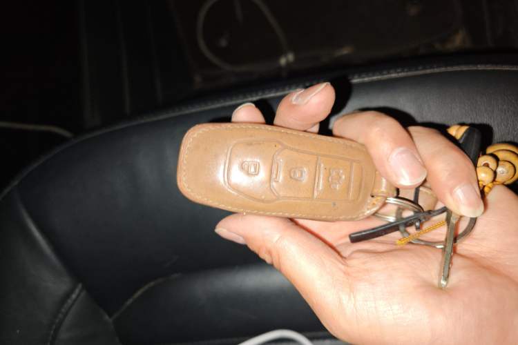 Used Ford Edge 2016 EcoBoost 245 Two-Wheel-Drive Titanium 7-Seater