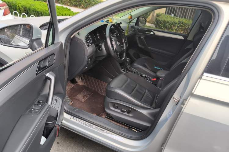 Used Volkswagen Tiguan L 2018 380TSI Automatic All-Wheel Drive Luxury Edition
