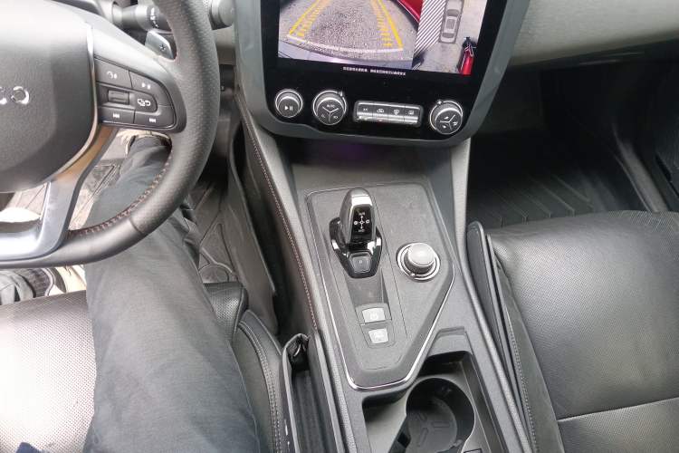 Used Lynk & Co 03 2021 2.0TD Automatic Trendy Champion Edition Gear Lever