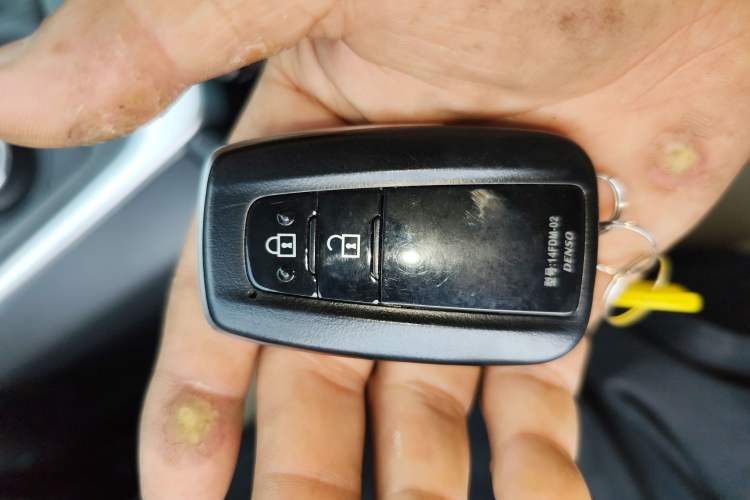 Used Toyota RAV4 2020 Dual-Engine 2.5L E-CVT Four-Wheel Drive Elite Edition Vehicle Key