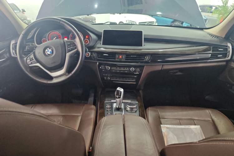 Used BMW X5 2018 xDrive35i Elegant Edition Center Console