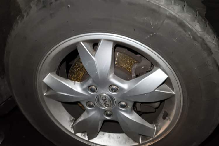 Used BYD S6 2013 Platinum Edition 2.0L Manual Luxury Model Right Front Wheel Hub