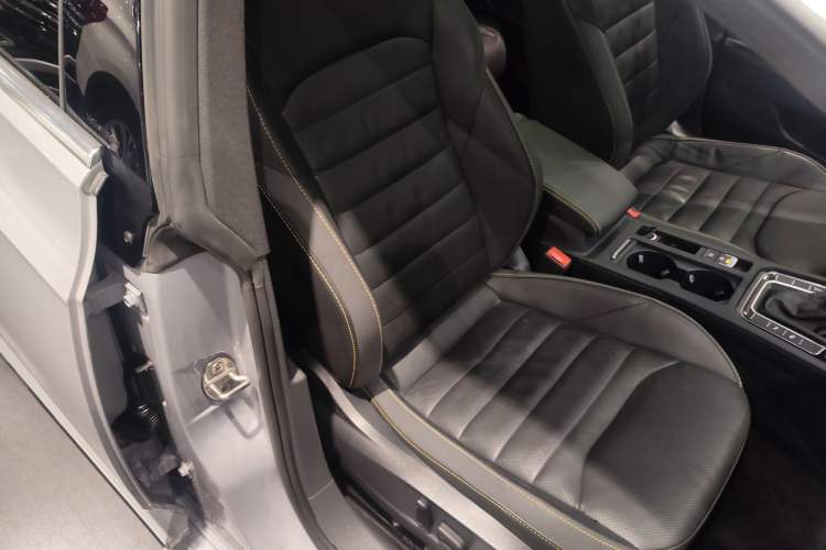 Used Volkswagen FAW-Volkswagen CC 2023 380TSI Striking Edition
