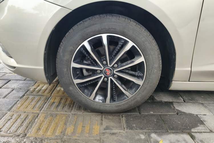 Used Roewe i5 2020 1.5L Automatic 4G Connect Luxury Flagship Edition
