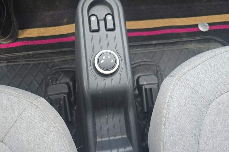 Used Wuling Hongguang MINIEV 2022 Macaron Premium Model – Lithium Iron Phosphate Gear Lever