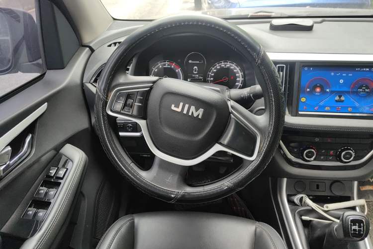 Used Isuzu JLM 2022 2.8T Classic Diesel 4x4 Comfort Version with Long Wheelbase – JE493ZLQ6E Steering Wheel