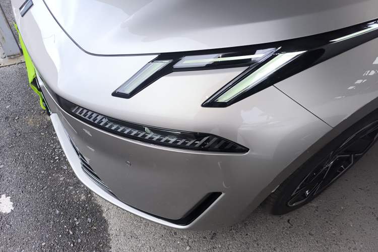 Used Lynk & Co 07 2024 EM-P 126 Long-Range Halo
